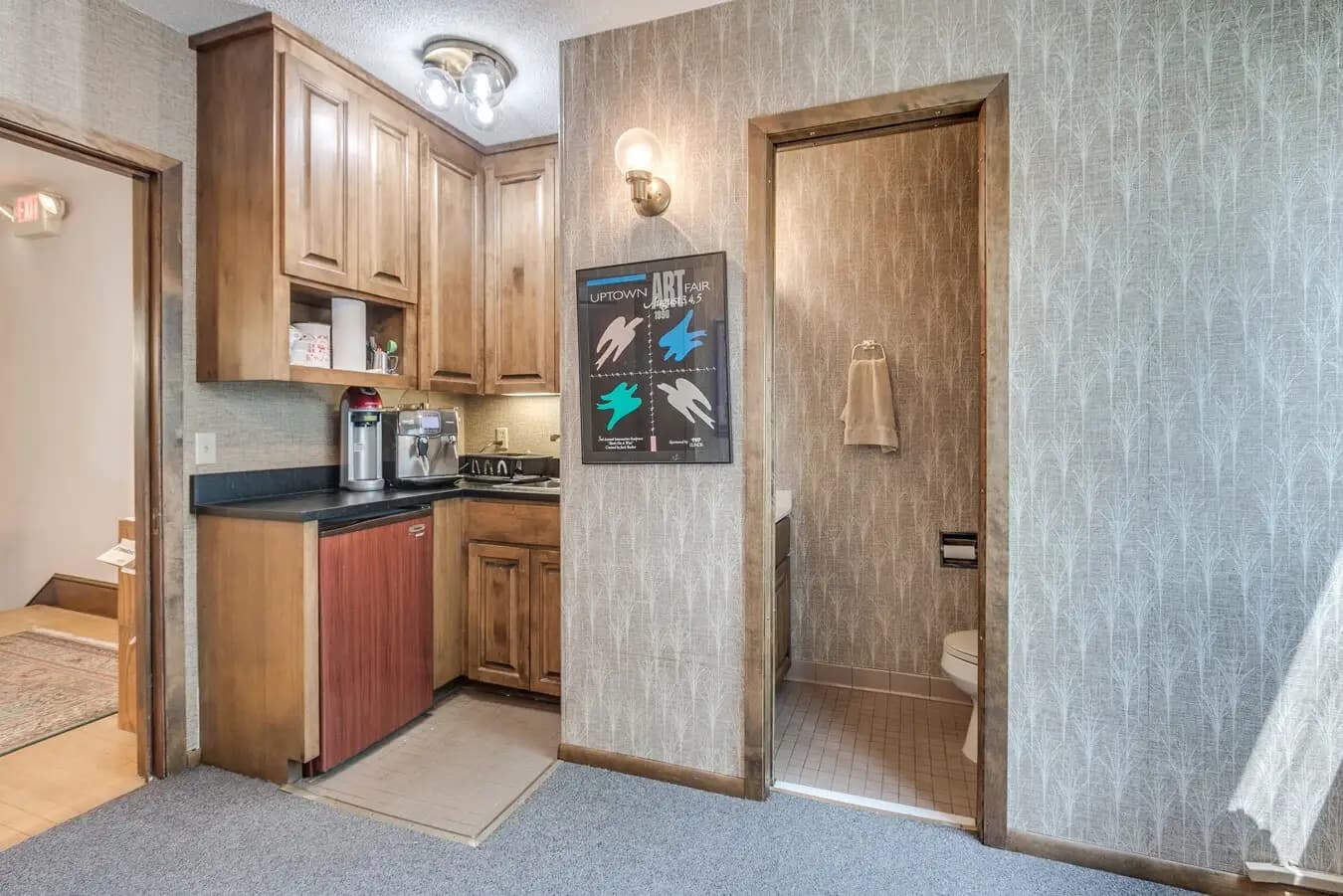 3040 Lyndale Suite 204 - View 4