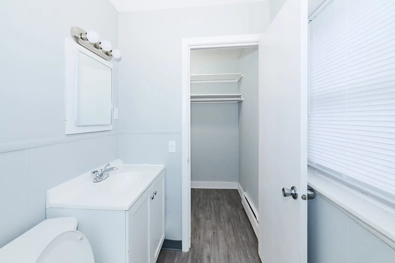 2110 Park Ave - View 12